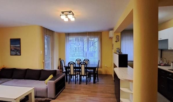 Дава се под наем Двустаен апартамент в Пловдив, Кючук Париж - 80 кв.м за 425 € - Снимка #1