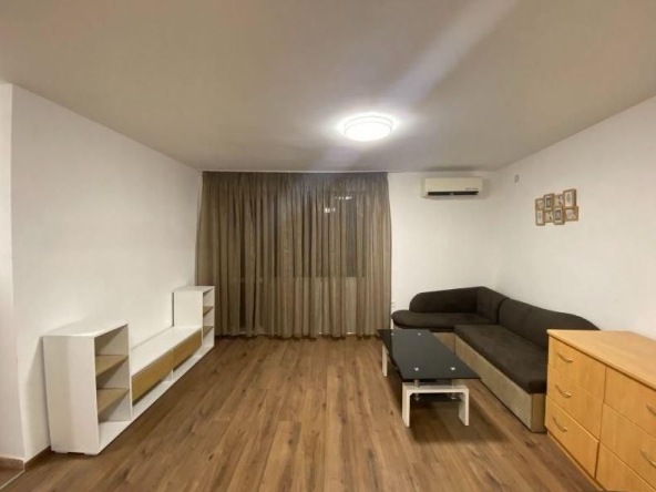 Дава се под наем Тристаен апартамент в Варна, Колхозен пазар - 92 кв.м за 716 € - Снимка #1