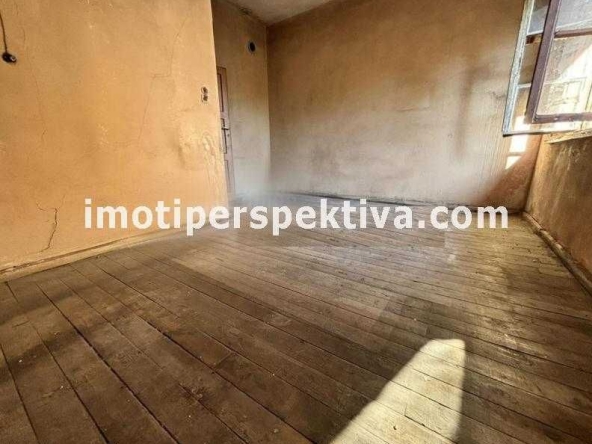 Етаж от къща в Пловдив, Кършияка - 145 кв.м за 1152 €/кв.м - Снимка #1