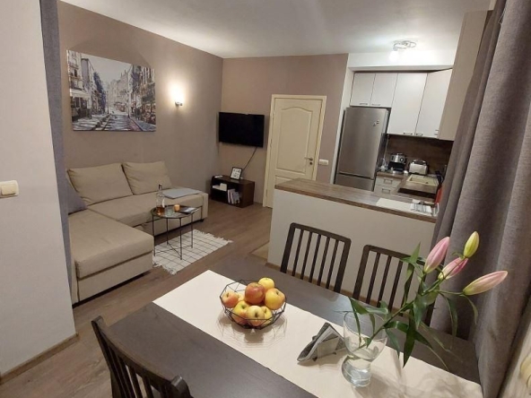 Дава се под наем Двустаен апартамент в Варна, Гръцка махала - 60 кв.м за 650 € - Снимка #1