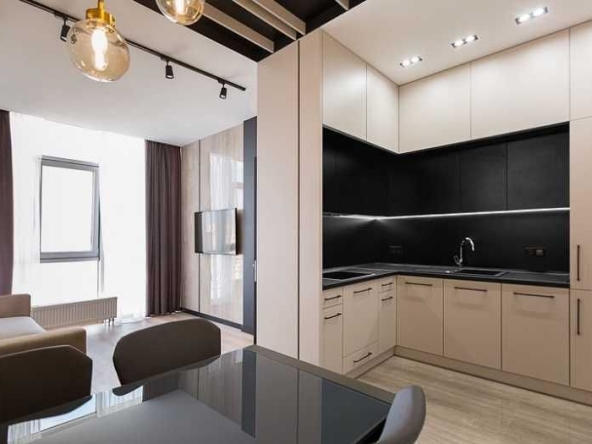 Дава се под наем Тристаен апартамент в Пловдив, Остромила - 82 кв.м за 280.5 € - Снимка #1