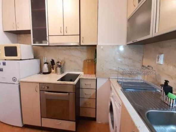 Дава се под наем Двустаен апартамент в Варна, Погреби - 60 кв.м за 306 € - Снимка #1