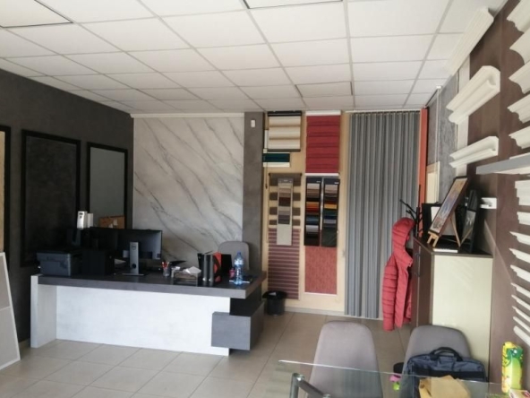 Дава се под наем Магазин в Пловдив, Тракия - 55 кв.м за 459 € - Снимка #1