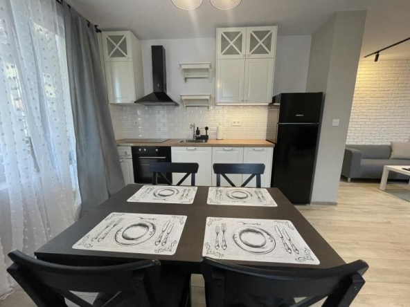 Дава се под наем Тристаен апартамент в Пловдив, Каменица 1 - 110 кв.м за 680 € - Снимка #1