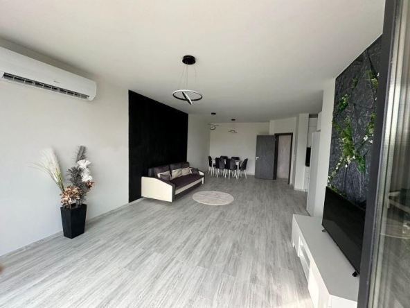 Дава се под наем Тристаен апартамент в Варна, Бриз - 135 кв.м за 1166.88 € - Снимка #1