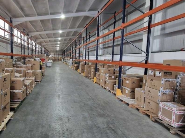 Дава се под наем Склад в Русе, Чародейка - Север - 650 кв.м за 3672 € - Снимка #1