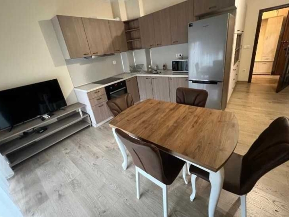 Дава се под наем Двустаен апартамент в Варна, Победа - 57 кв.м за 290.7 € - Снимка #1