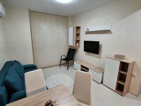 Дава се под наем Двустаен апартамент в Варна, Изгрев - 65 кв.м за 648.21 € - Снимка #1