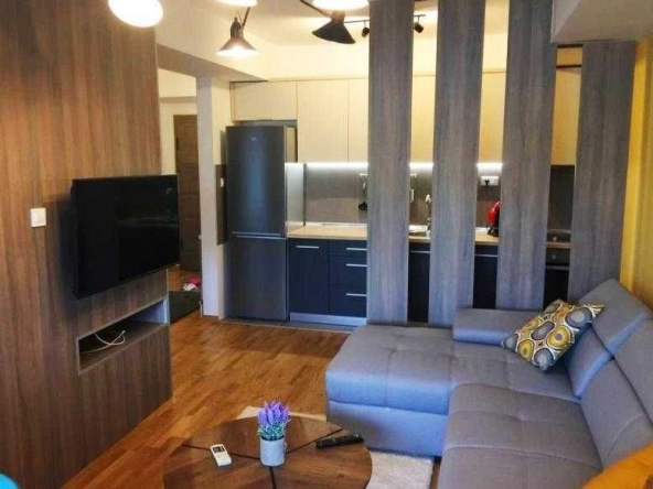 Дава се под наем Двустаен апартамент в Бургас, Лазур - 57 кв.м за 204 € - Снимка #1