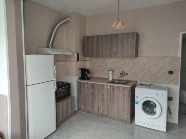 Дава се под наем Двустаен апартамент в Варна, Левски - 45 кв.м за 425 € - Снимка #1