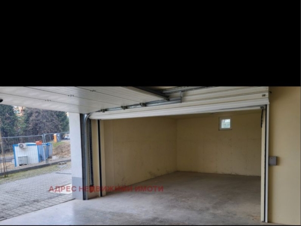 Дава се под наем Гараж / Паркомясто в Стара Загора, Три чучура - север - 33 кв.м за 95 € - Снимка #1