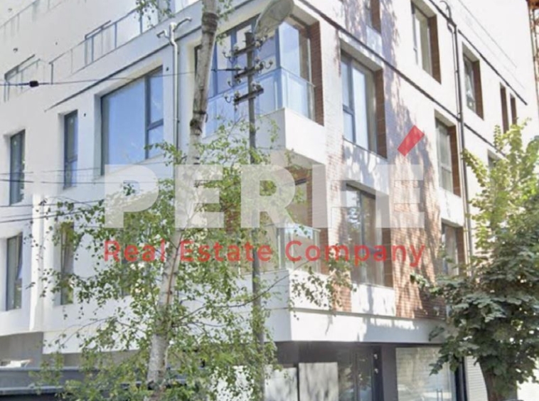 Тристаен апартамент в Бургас, Център - 92 кв.м за 3200 €/кв.м - Снимка #1