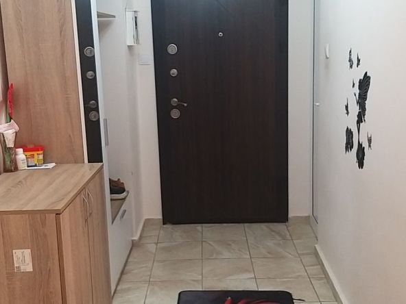 Дава се под наем Двустаен апартамент в Разград, Орел - 64 кв.м за 348.84 € - Снимка #1