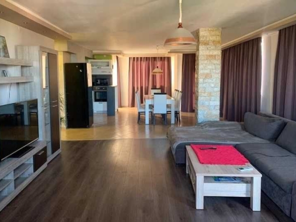 Дава се под наем Тристаен апартамент в Варна, Автогара - 100 кв.м за 357 € - Снимка #1