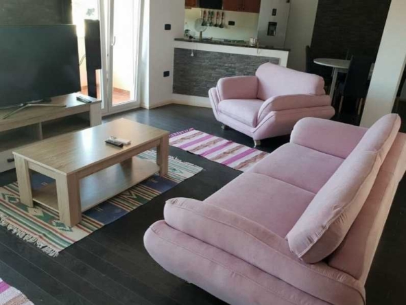 Дава се под наем Двустаен апартамент в Пловдив, Център - 43 кв.м за 137.7 € - Снимка #1