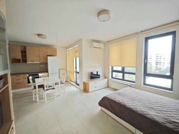 Дава се под наем Едностаен апартамент в София, Център - 47 кв.м за 568.14 € - Снимка #1