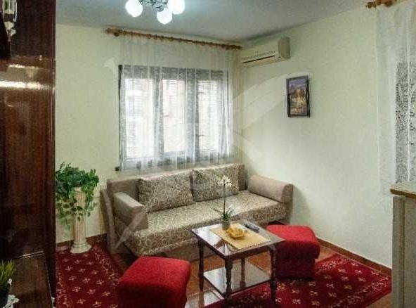 Дава се под наем Едностаен апартамент в к.к. Св.Св. Константин и Елена - 40 кв.м за 273.87 € - Снимка #1