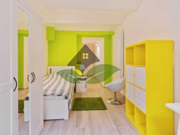 Дава се под наем Тристаен апартамент в Пловдив, Изгрев - 95 кв.м за 298.86 € - Снимка #1