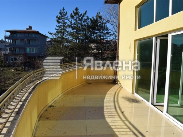 Многостаен апартамент в с. Синеморец, Област Бургас - 175 кв.м за 686 €/кв.м - Снимка #1