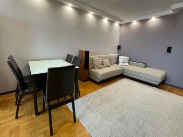 Дава се под наем Тристаен апартамент в София, Хиподрума - 105 кв.м за 612 € - Снимка #1