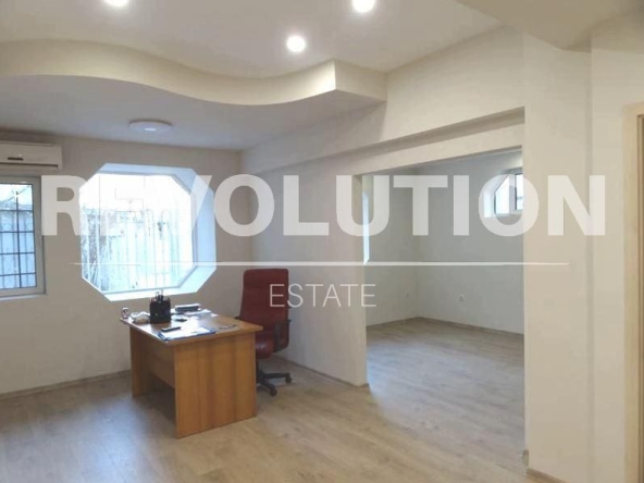 Дава се под наем Магазин в Варна, Център - 78 кв.м за 850 € - Снимка #1
