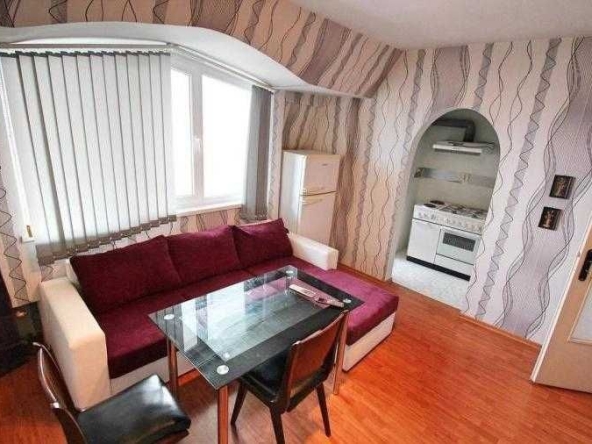 Дава се под наем Двустаен апартамент в Бургас, Лазур - 55 кв.м за 433.5 € - Снимка #1