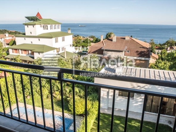 Дава се под наем Къща в Варна, м-т Траката - 568 кв.м за 2500 € - Снимка #1