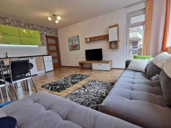 Дава се под наем Двустаен апартамент в Бургас, Център - 60 кв.м за 408 € - Снимка #1