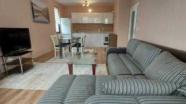 Дава се под наем Тристаен апартамент в Бургас, Изгрев - 92 кв.м за 698.19 € - Снимка #1