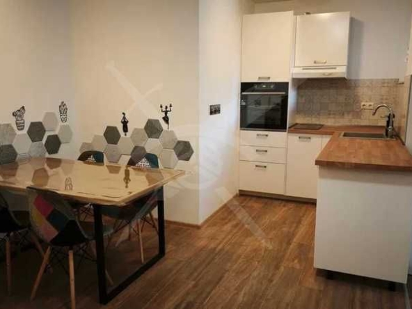 Дава се под наем Двустаен апартамент в Варна, Бриз - 70 кв.м за 797.64 € - Снимка #1