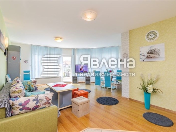 Четиристаен апартамент в Варна, Червен площад - 152 кв.м за 3290 €/кв.м - Снимка #1