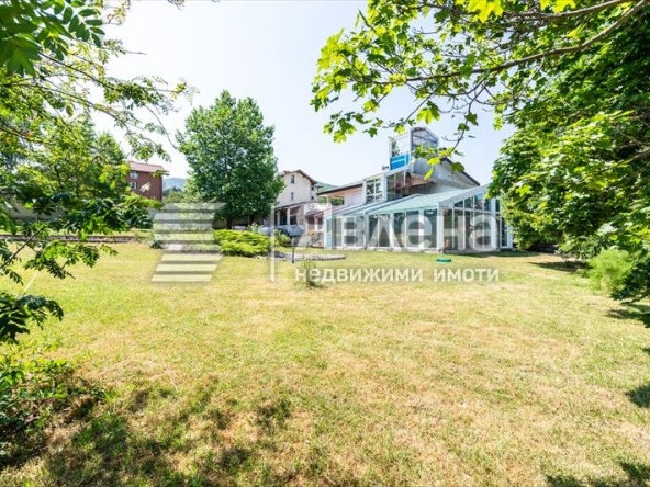 Къща в Банкя - 700 кв.м за 850 €/кв.м - Снимка #1