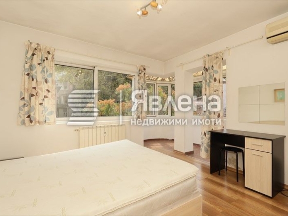 Четиристаен апартамент в София, Център - 115 кв.м за 3305 €/кв.м - Снимка #1