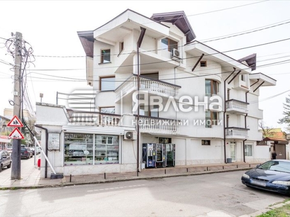 Къща в София, Надежда 4 - 601 кв.м за 1981 €/кв.м - Снимка #1