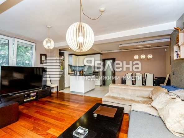 Тристаен апартамент в София, Павлово - 163 кв.м за 1657 €/кв.м - Снимка #1