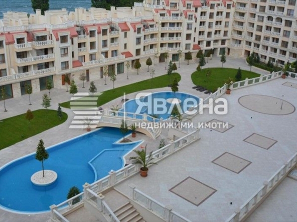 Двустаен апартамент в Варна, Аспарухово - 70 кв.м за 2215 €/кв.м - Снимка #1