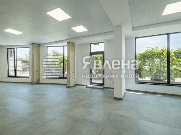 Дава се под наем Магазин в Варна, Възраждане 1 - 105 кв.м за 614 € - Снимка #1