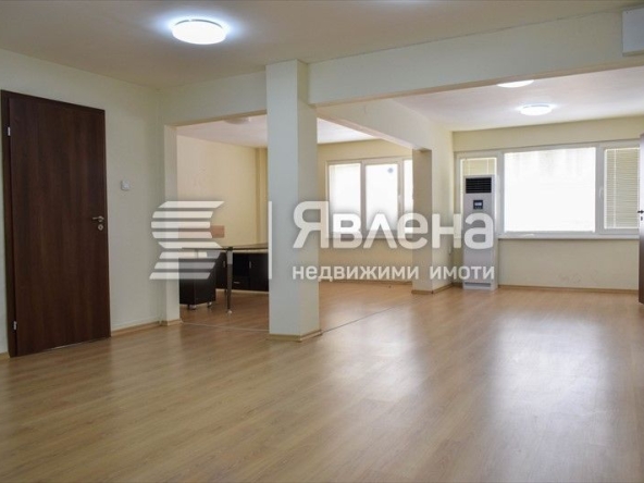 Дава се под наем Офис в София, Център - 139 кв.м за 1400 € - Снимка #1