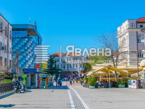 Дава се под наем Заведение в Благоевград, Идеален център - 85 кв.м за 2300 € - Снимка #1