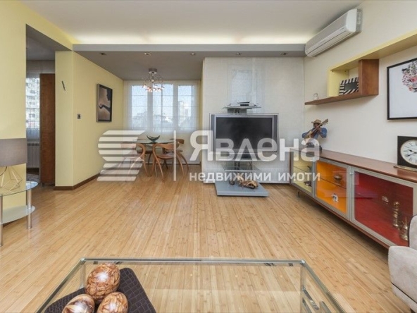 Дава се под наем Двустаен апартамент в София, Гоце Делчев - 80 кв.м за 700 € - Снимка #1