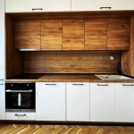 Дава се под наем Тристаен апартамент в София, Изток - 90 кв.м за 650 € - Снимка #1