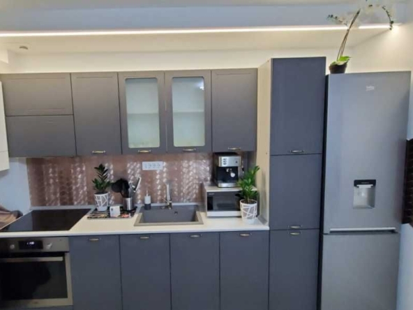 Дава се под наем Двустаен апартамент в Пловдив, Западен - 50 кв.м за 204 € - Снимка #1