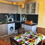 Дава се под наем Двустаен апартамент в Варна, Цветен квартал - 40 кв.м за 332 € - Снимка #1