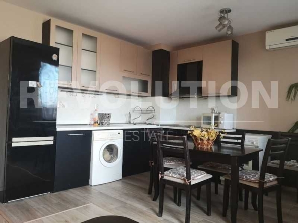 Дава се под наем Двустаен апартамент в Варна, Колхозен пазар - 75 кв.м за 348.84 € - Снимка #1