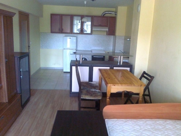 Дава се под наем Двустаен апартамент в София, Левски В - 60 кв.м за 447.78 € - Снимка #1