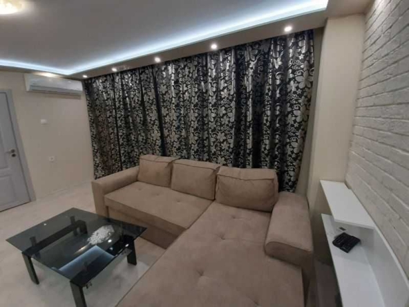 Дава се под наем Тристаен апартамент в Бургас, Лазур - 80 кв.м за 153 € - Снимка #1