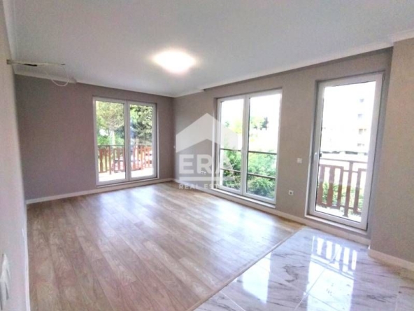 Двустаен апартамент в к.к. Св.Св. Константин и Елена - 69 кв.м за 2151 €/кв.м - Снимка #1