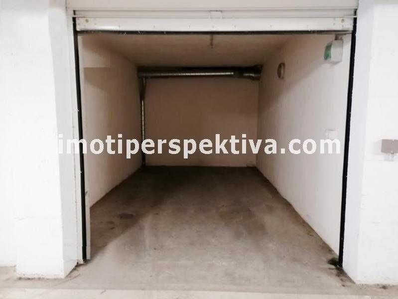 Гараж / Паркомясто в Пловдив, Кършияка - 18 кв.м за 1828 €/кв.м - Снимка #1