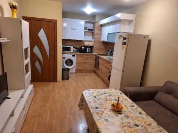 Дава се под наем Двустаен апартамент в Бургас, Славейков - 60 кв.м за 408 € - Снимка #1