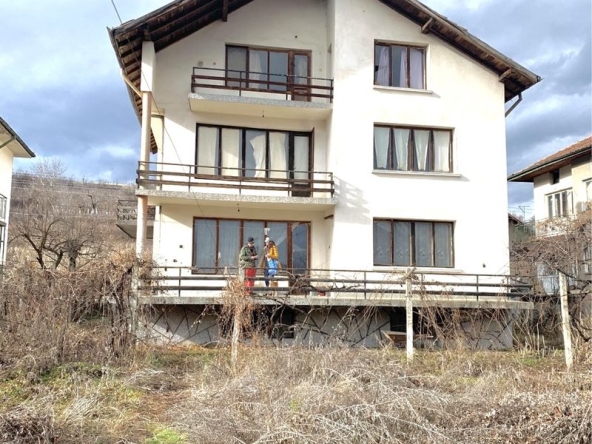 Къща в с. Слокощица, Област Кюстендил - 500 кв.м за 180 €/кв.м - Снимка #1